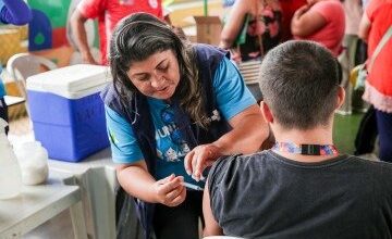 Qualquer pessoa que n&atilde;o tenha recebido o imunizante em 2025 poder&aacute; procurar uma sala de vacina para garantir a prote&ccedil;&atilde;o -  (crédito: Ualisson Noronha/Ag&ecirc;ncia Sa&uacute;de-DF)