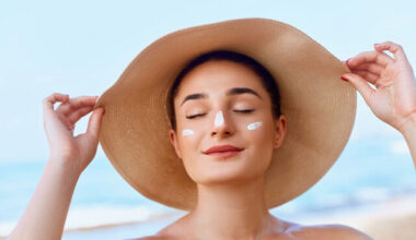 Médica esclarece 10 dúvidas comuns sobre o uso do protetor solar - Geral