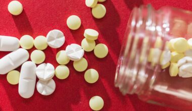 Famosa farmacêutica influencer acende alerta sobre uso diário de analgésicos