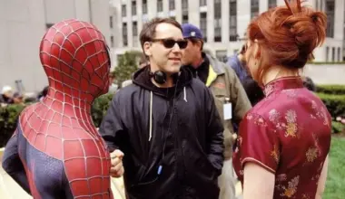 Sam Raimi quer dirigir mais filmes de super-heróis, mas não recebeu convites