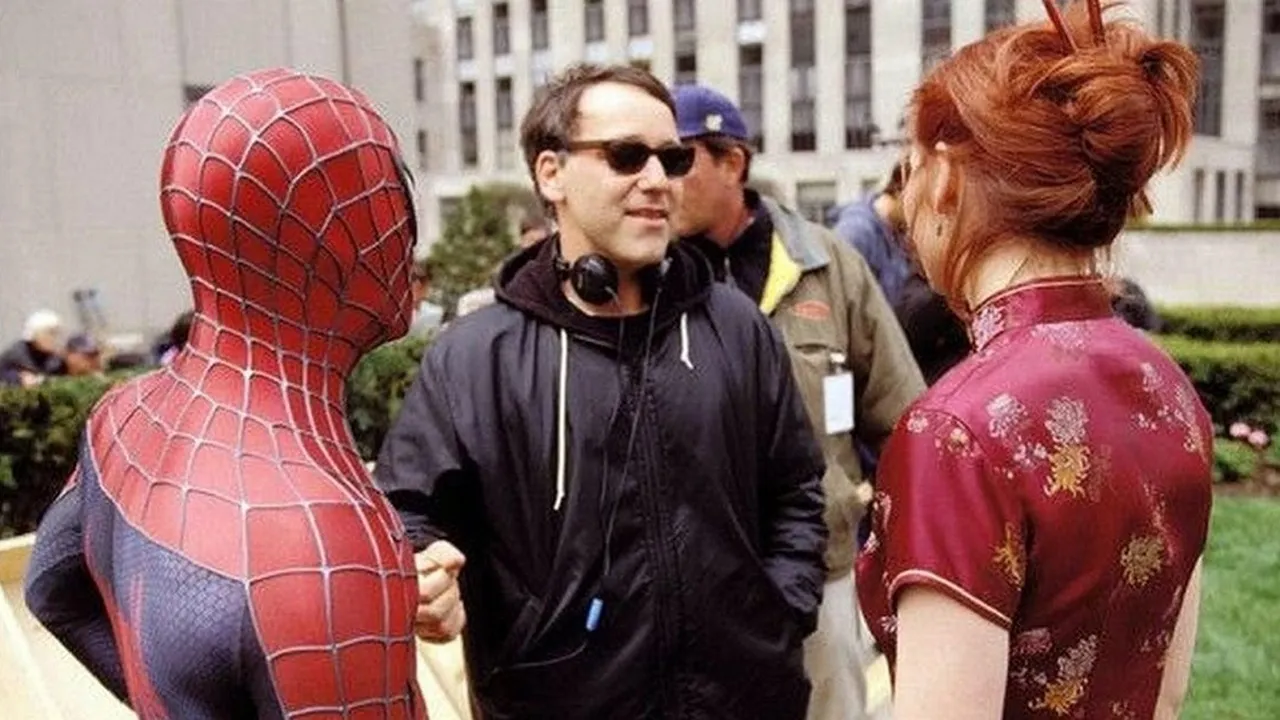Sam Raimi quer dirigir mais filmes de super-heróis, mas não recebeu convites