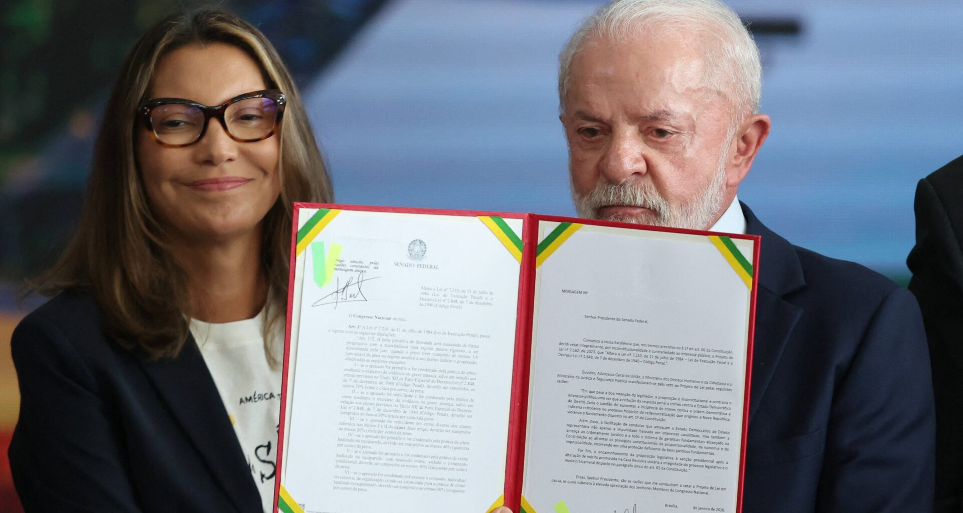 Em evento sobre o 8 de Janeiro, Lula veta integralmente PL que reduz penas de Bolsonaro e condenados por atos golpistas - G1