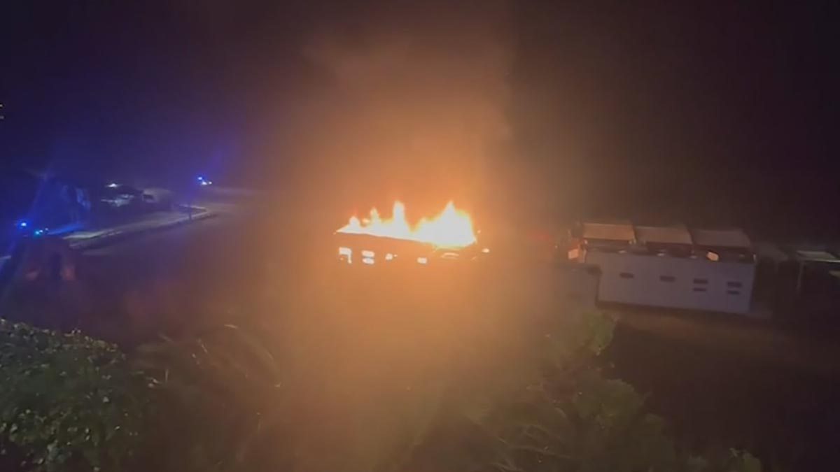 Incêndio destrói parte de restaurante na Praia da Rocha e mobiliza 49 operacionais