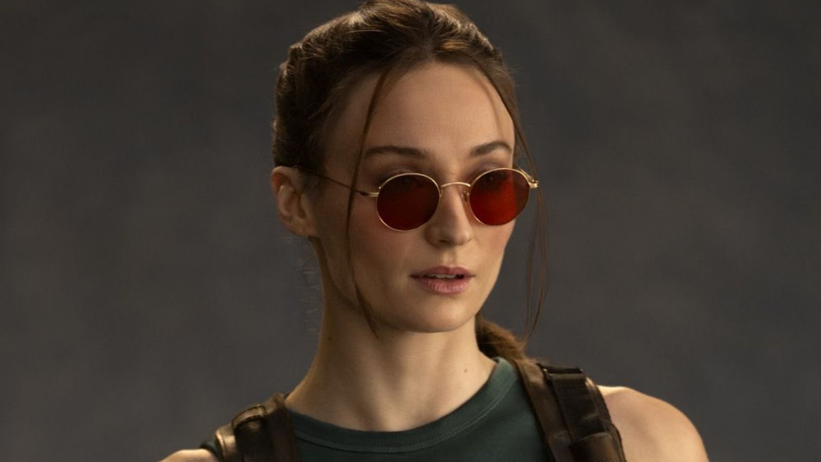 Sophie Turner surge como Lara Croft em primeira imagem da série de Tomb Raider