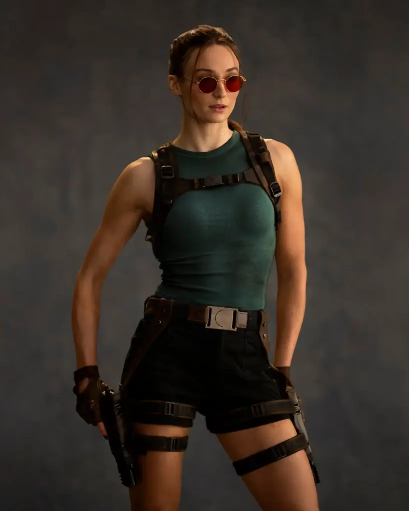 Sophie Turner é Lara Croft