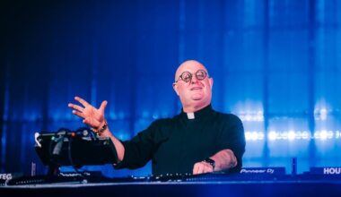 Padre DJ Guilherme agita Beirute e divide opiniões no Líbano | Líbano