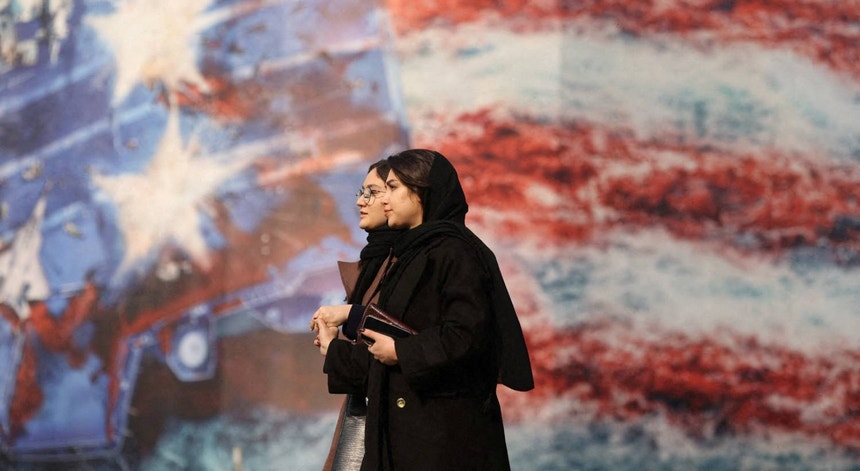 Regime acusado de "campanha de vingança". Médicos detidos no Irão após tratar manifestantes