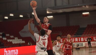 Águia imaculada chega à centena contra frágeis Galitos