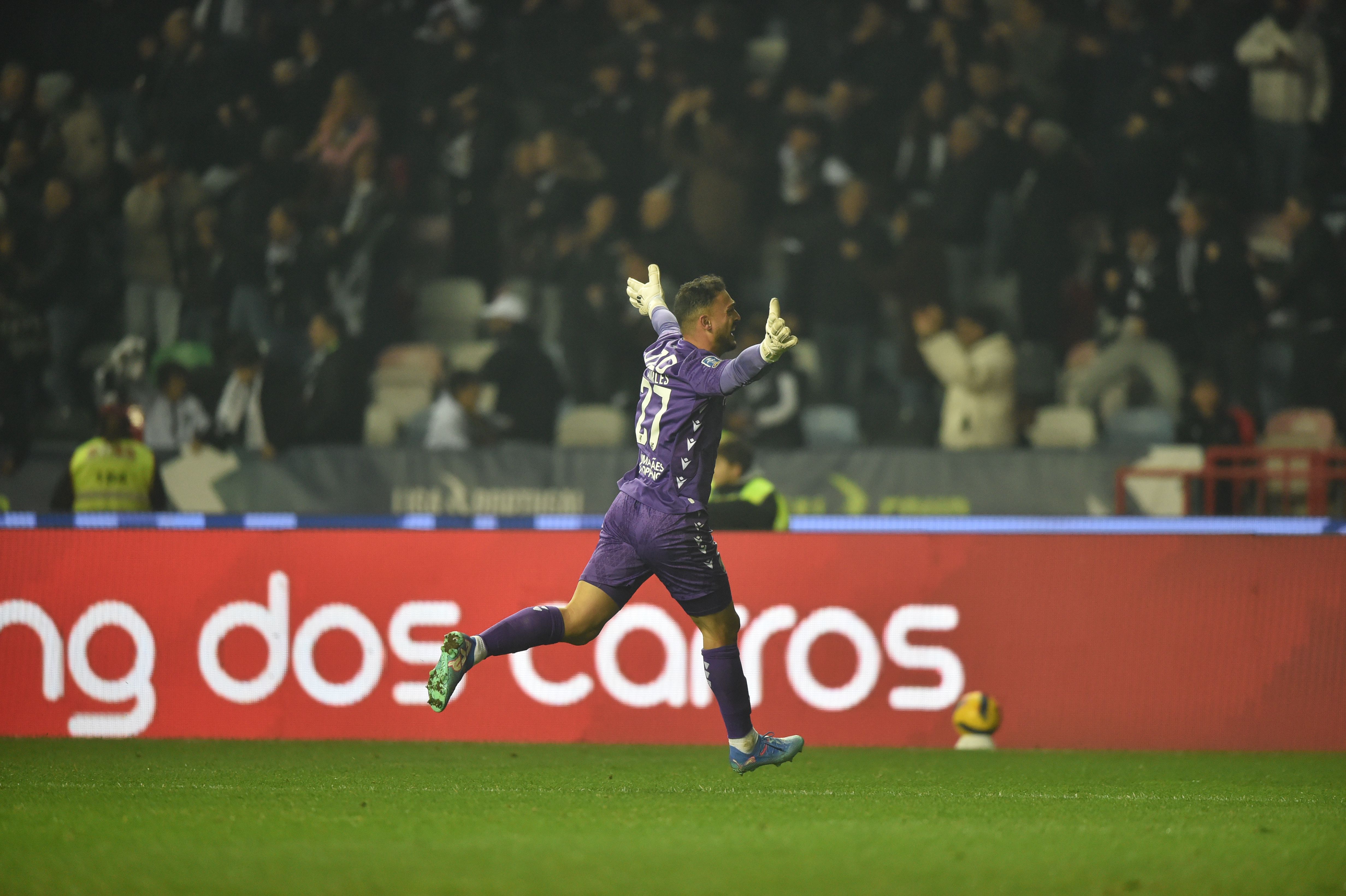 Charles a celebrar o golo de Ndoye - Foto: Miguel Nunes