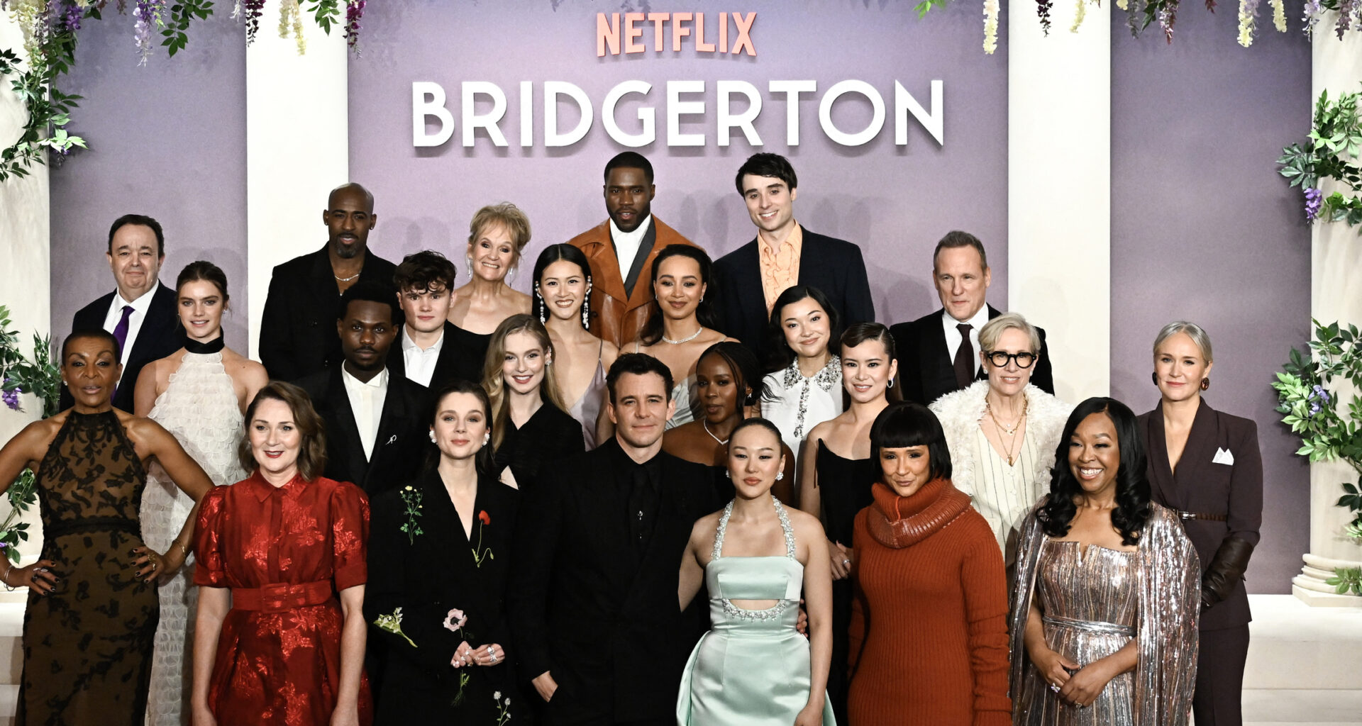 Paris recebe nova temporada de "Bridgerton" com grande pompa