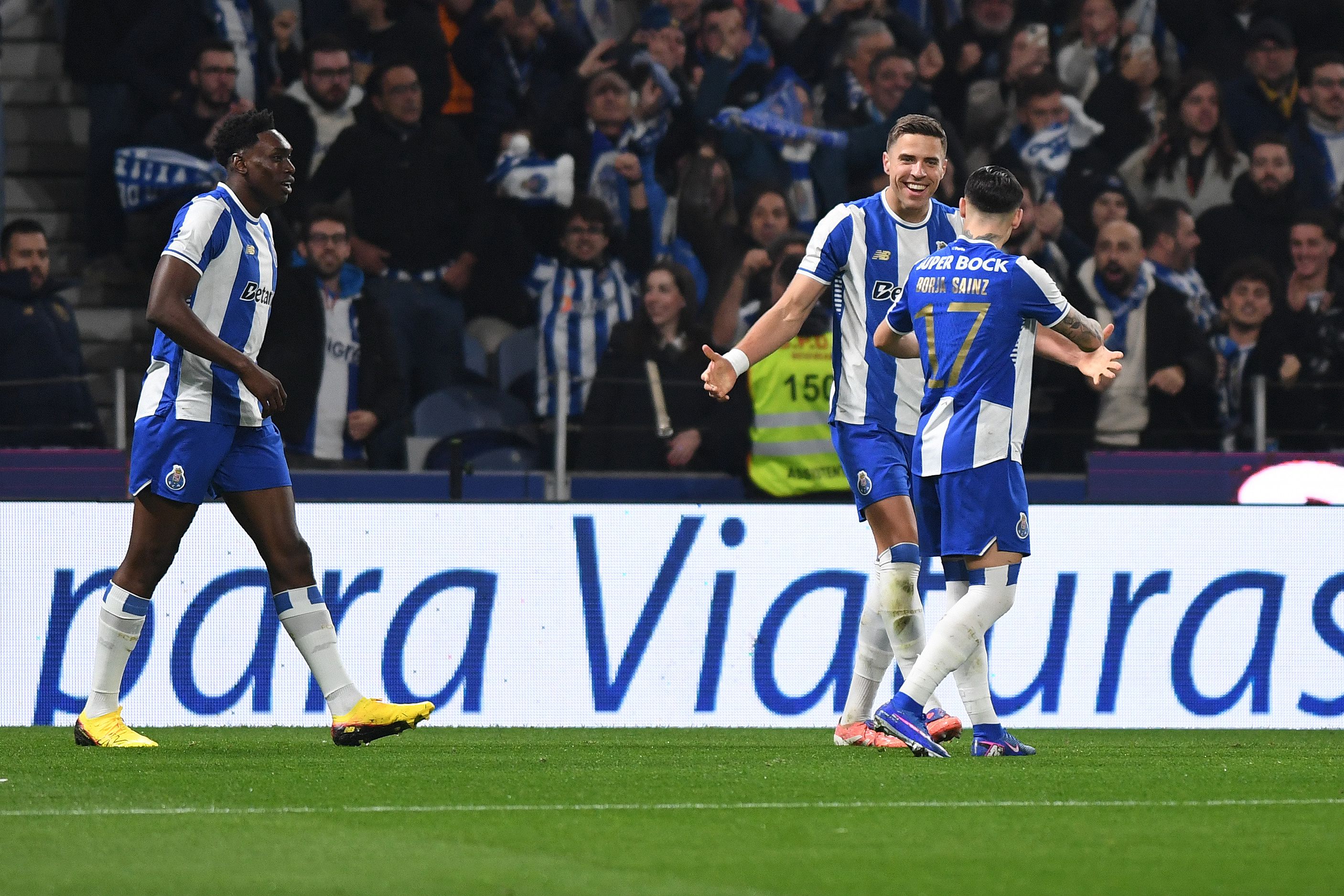 Bednarek decidiu a partida frente ao Benfica. Foto: Catarina Morais/Kapta+
