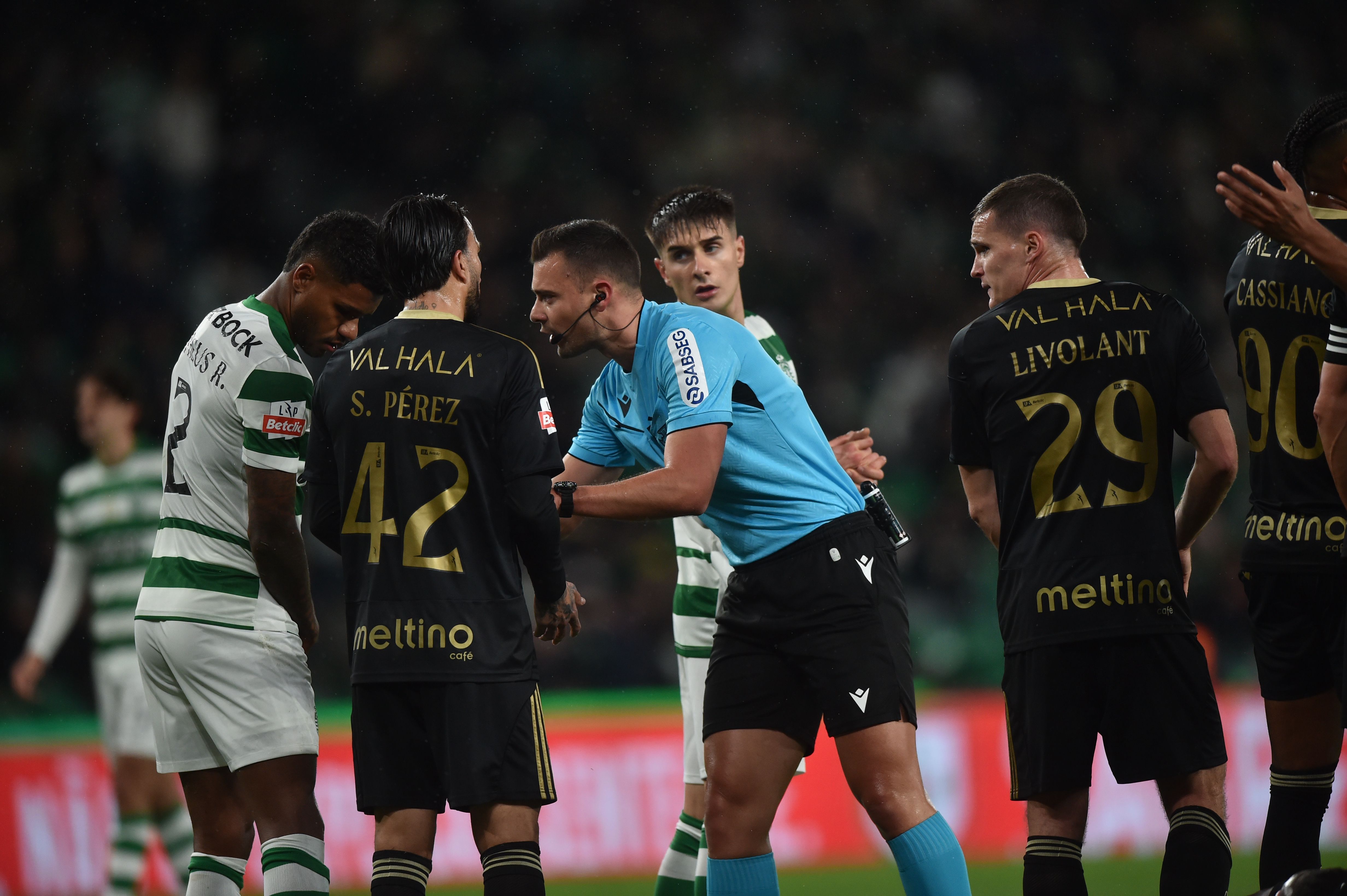 Árbitro David Silva - Foto: Miguel Nunes