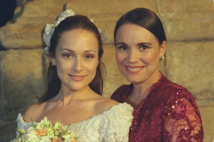 Regina Duarte também foi a quarta Helena, em Por Amor (1997). Nessa novela, contracenou ao lado da filha Gabriela Duarte — Foto: Fernando Quevedo / Agência O Globo