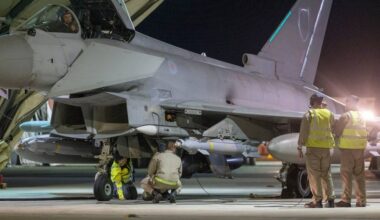 Reino Unido e França lançaram ataques aéreos contra Estado Islâmico na Síria