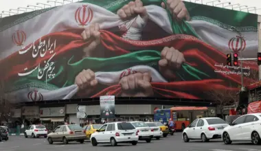 MNE encerra temporariamente embaixada no Irão (8 portugueses já saíram)