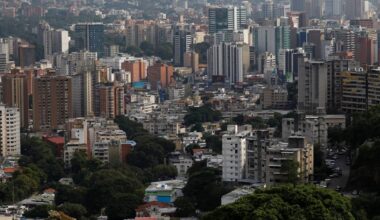 Caracas diz que ataque dos EUA causou pelo menos 100 mortos