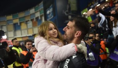 Famílias dos Conquistadores 'invadem' o relvado e festejam a Taça da Liga (fotos)