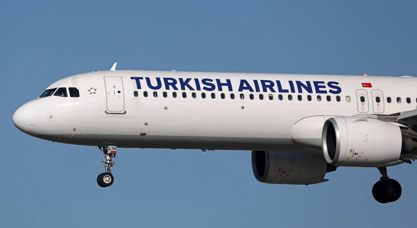 Ameaça de bomba obriga avião da Turkish Airlines a aterrar em Barcelona