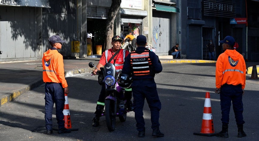 Venezuela. Tiros da polícia contra drones perto de palácio presidencial
