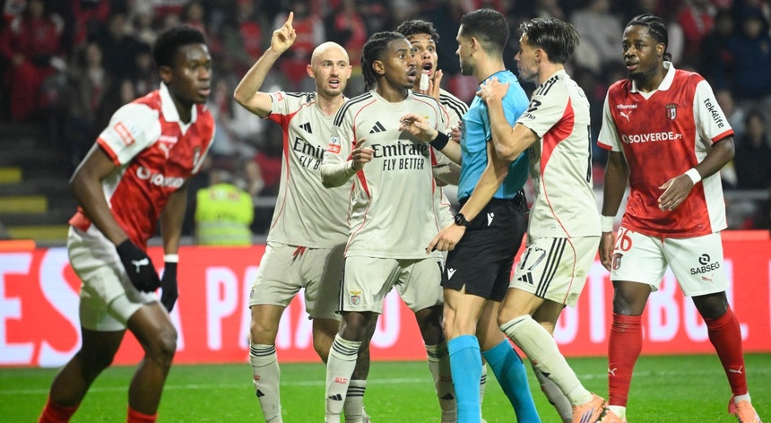 Benfica e Sporting de Braga defrontam-se pela quinta vez nas `meias`