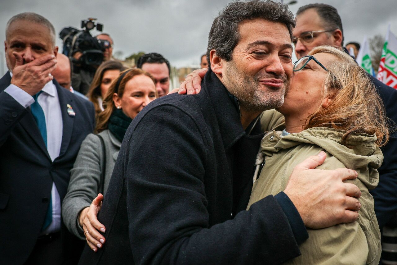 "Há 50 anos que espero por este homem! 25 de Abril foi a pior coisa!"
