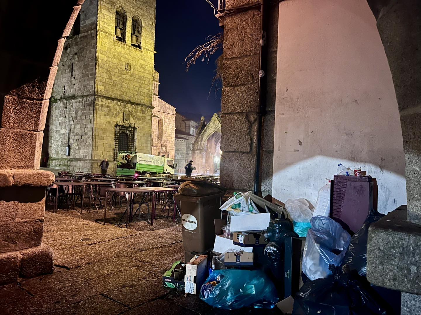 Guimarães acorda limpa na primeira manhã do ano após festa que juntou milhares de pessoas