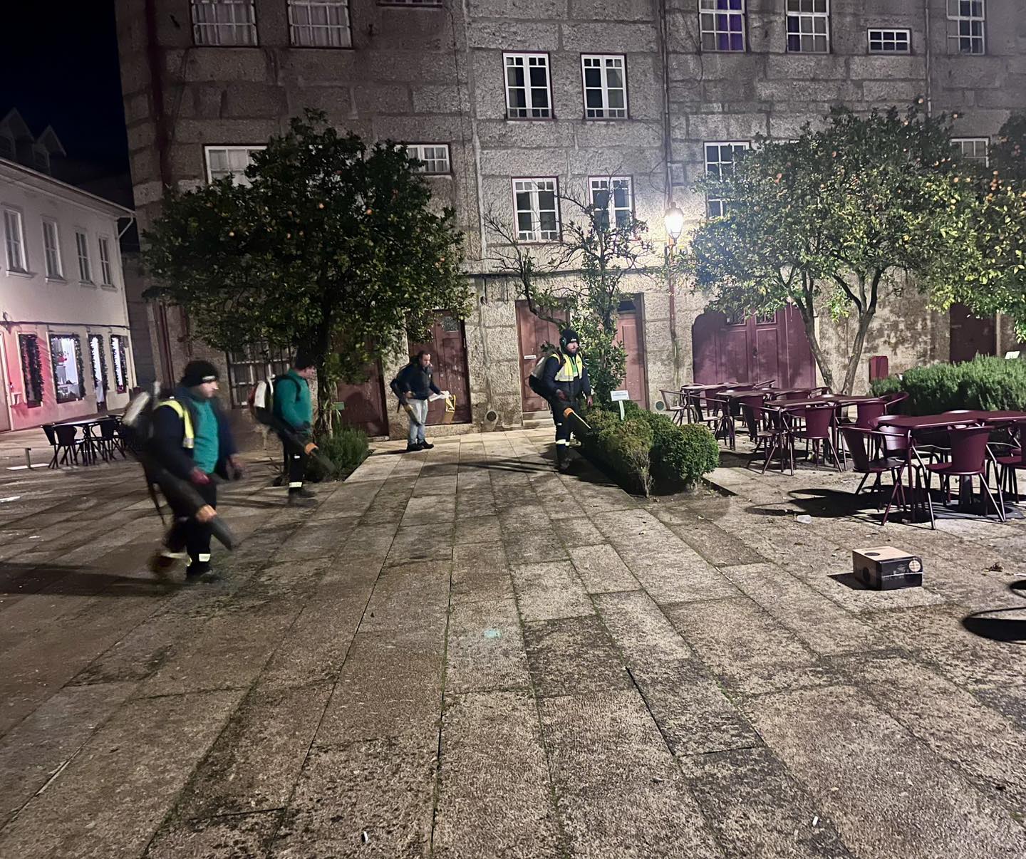 Guimarães acorda limpa na primeira manhã do ano após festa que juntou milhares de pessoas