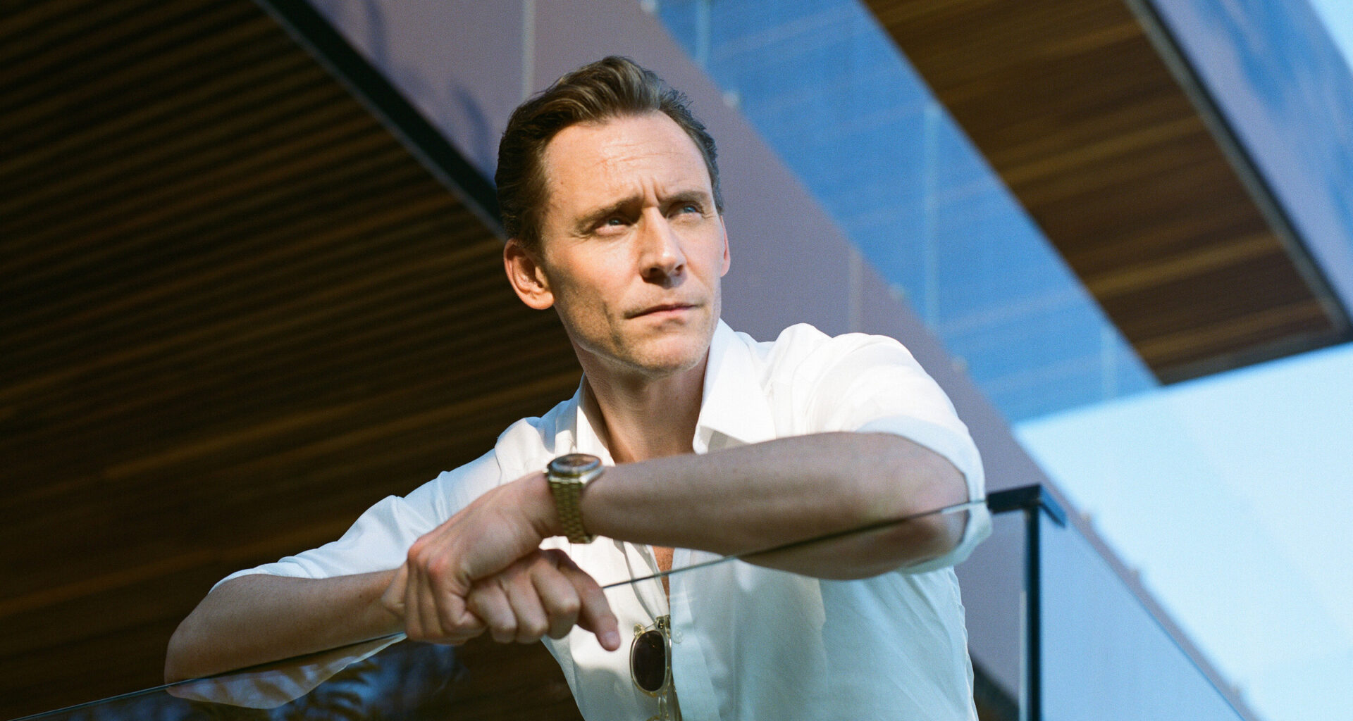 Dez anos depois de um final explosivo, "O Gerente da Noite" está de volta à Amazon Prime Video