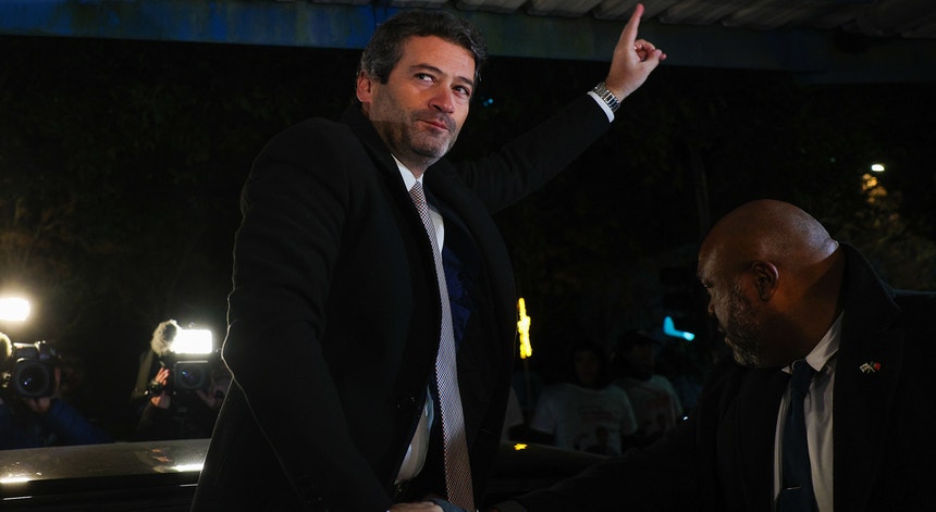 Tribunal rejeita suspensão da retirada de cartazes, Ventura fala em injustiça