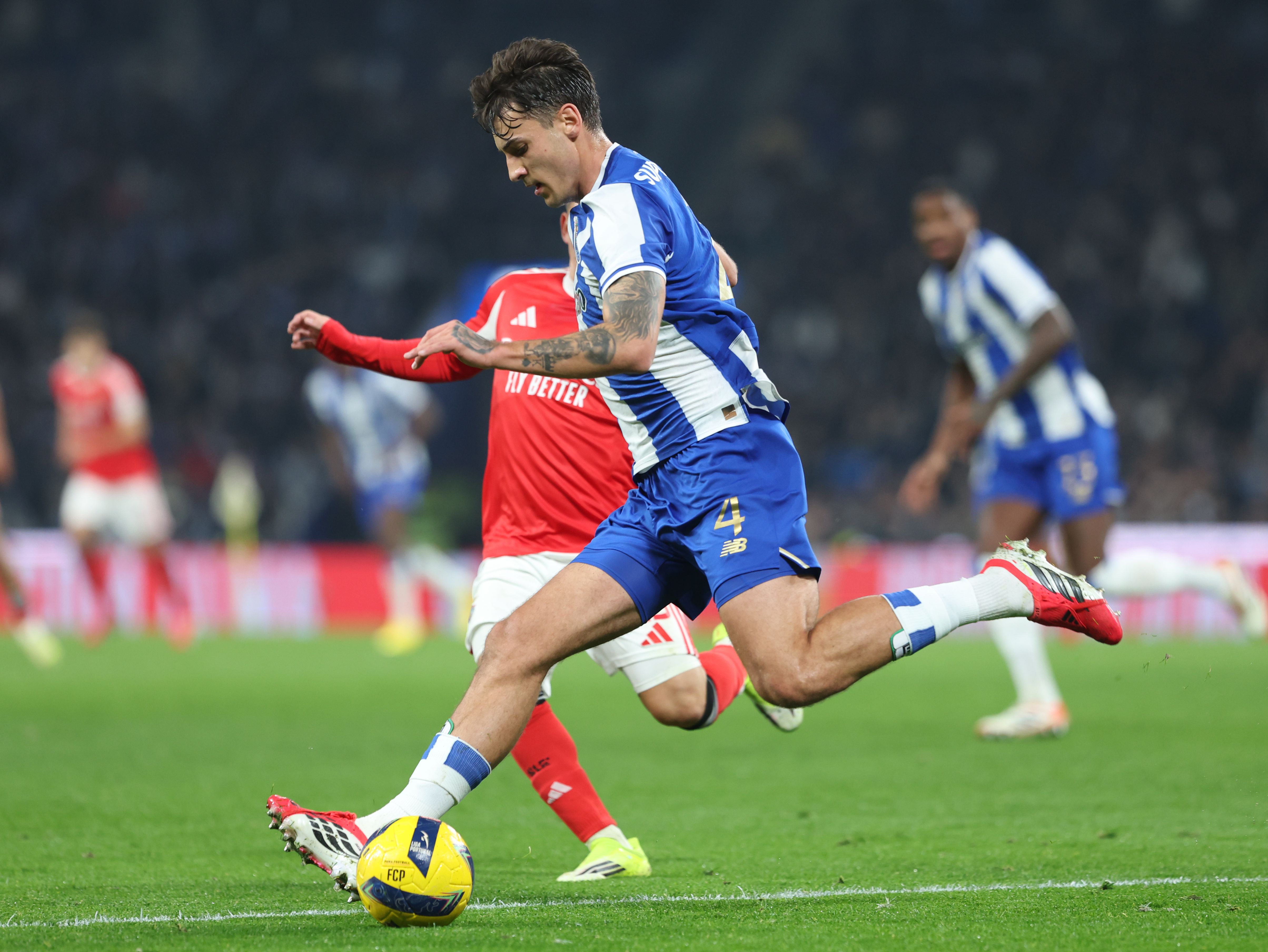 Kiwior voltou a estar nas opções iniciais do FC Porto. Foto: Catarina Morais/Kapta+