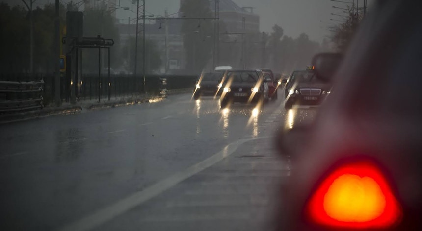 Onze distritos sob aviso amarelo na terça-feira devido à chuva