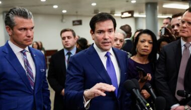 EUA "prestes a concluir acordo" para comprar e vender petróleo venezuelano