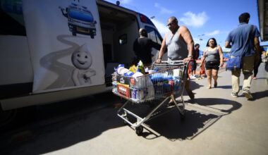 Mais de 40 locais estiveram abertos neste sábado (10) para atualização da caderneta de vacinação
