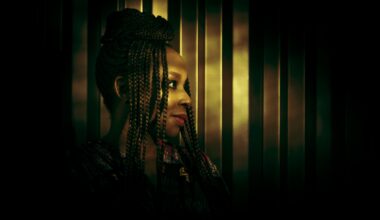 Morte de filho de Chimamanda Adichie chama atenção para sistema de saúde da Nigéria; família acusa hospital de negligência