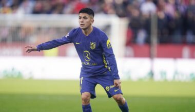 Thiago Almada outra vez na mesa do Benfica