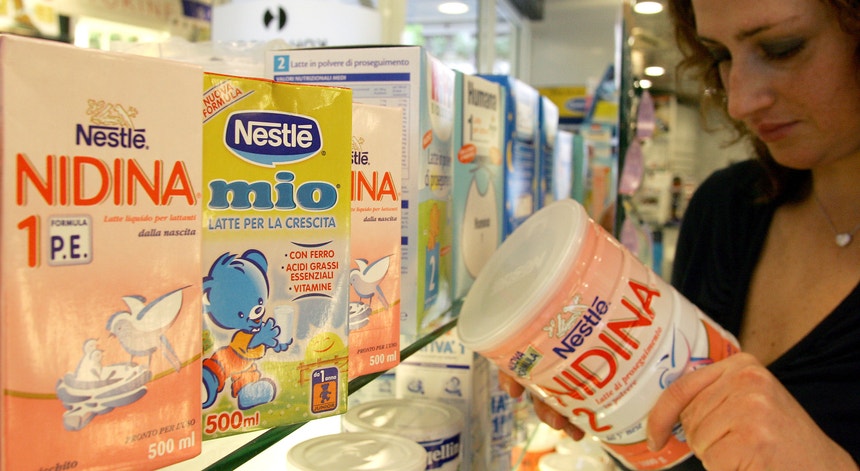 Nestlé retira alguns lotes de fórmula infantil do mercado