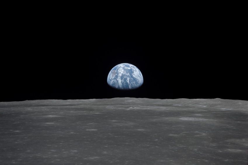 Foto da Terra feita pela missão Apollo 11 da superfície da Lua, em 1969 • Nasa