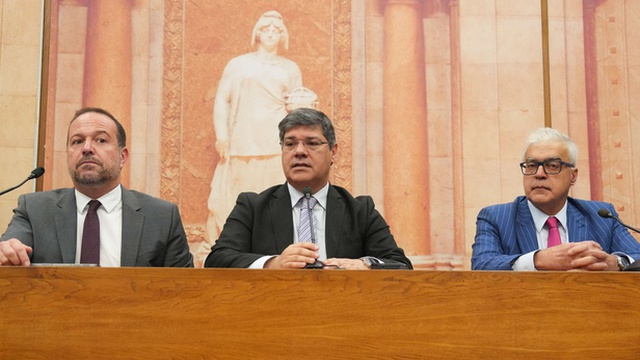 PS apela à união de todos os partidos contra as novas regras do subsídio de mobilidade