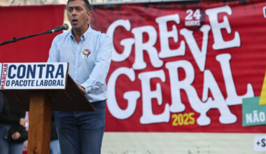 CGTP entrega abaixo-assinado com mais de 190.000 assinaturas para "derrotar pacote laboral"