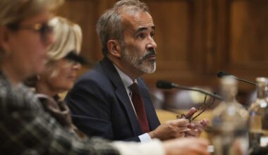 Portugal avisa UE que esquecer regiões ultraperiféricas como Gronelândia "tem um preço"