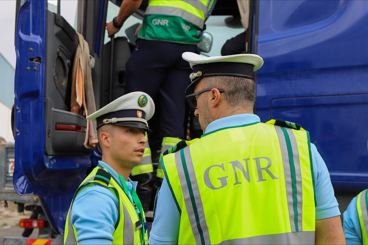 GNR apanha condutor de camião ilegal