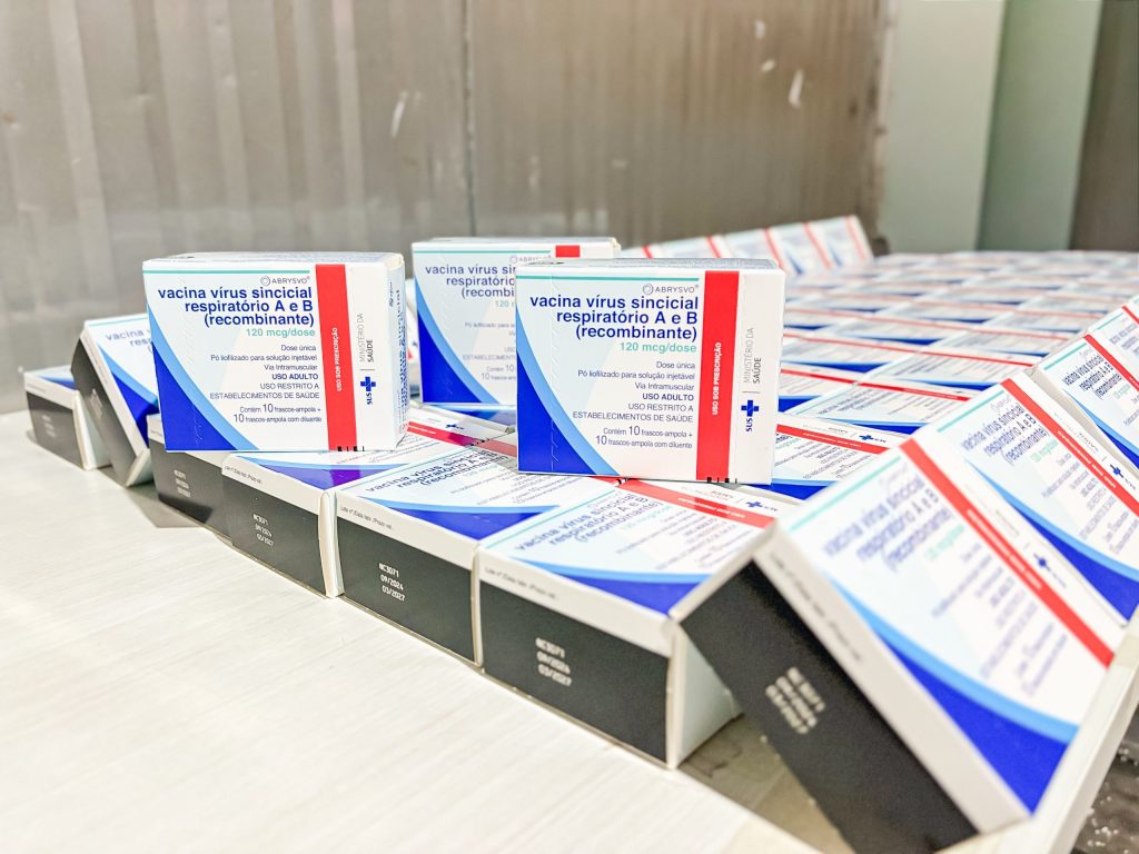 Pernambuco recebe 22.810 doses da vacina contra o Vírus Sincicial Respiratório