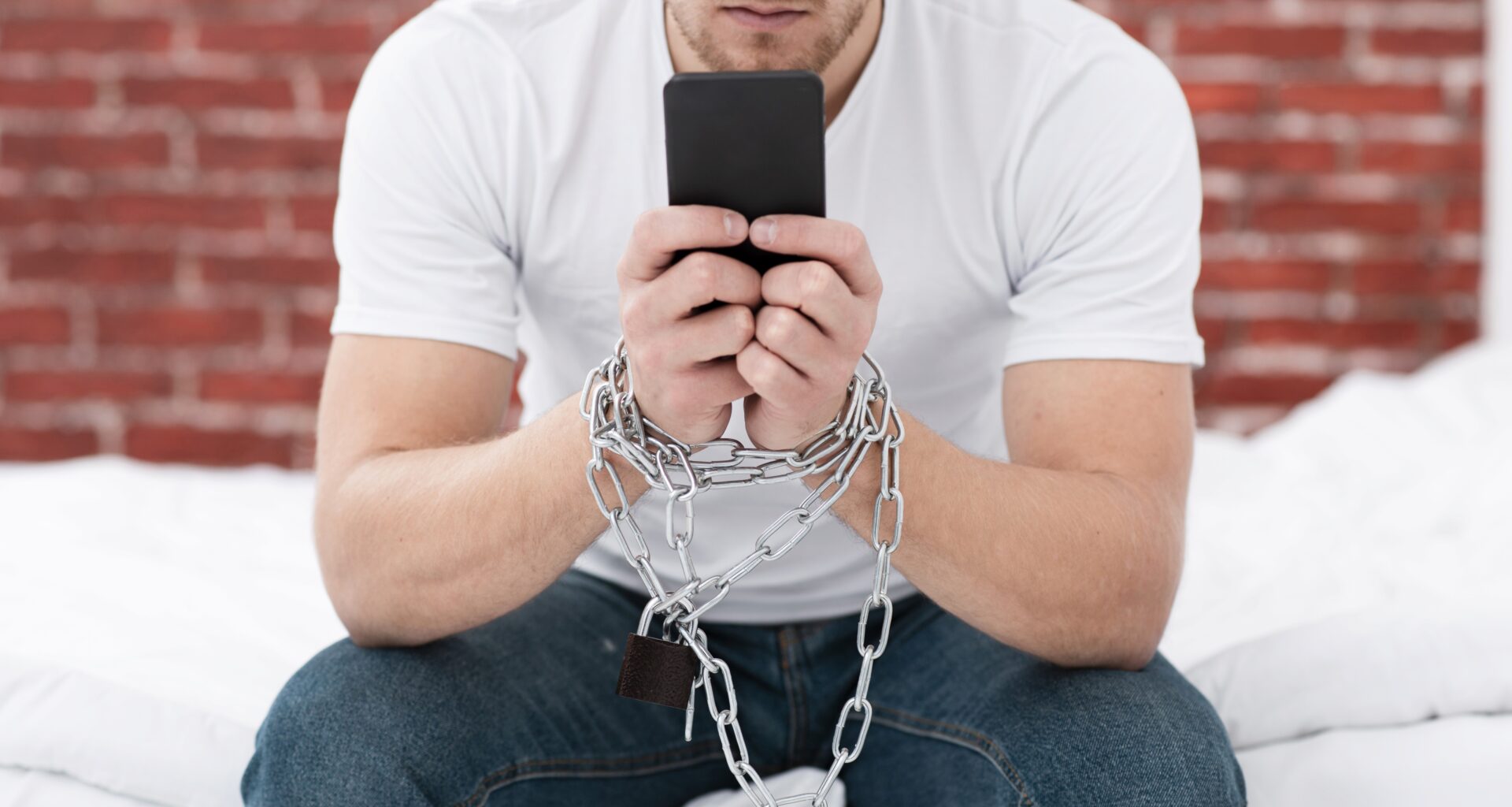 Redução do uso de redes sociais está entre as principais metas dos brasileiros em 2026