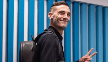 Nápoles pondera trocar Lorenzo Lucca por antigo avançado do Benfica