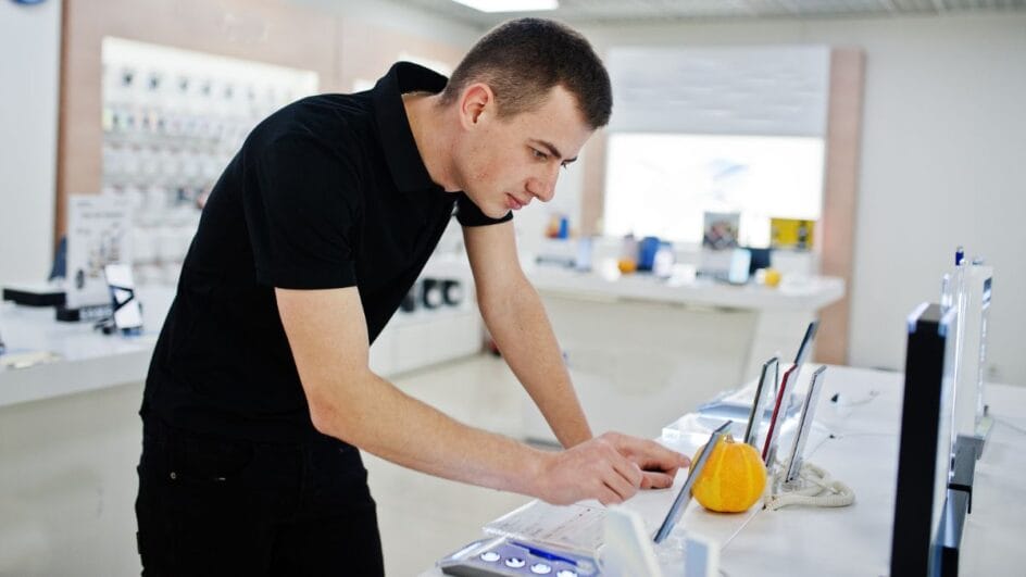 Alguns modelos de celulares podem ficar mais baratos nos próximos meses (Foto: banco de imagens)