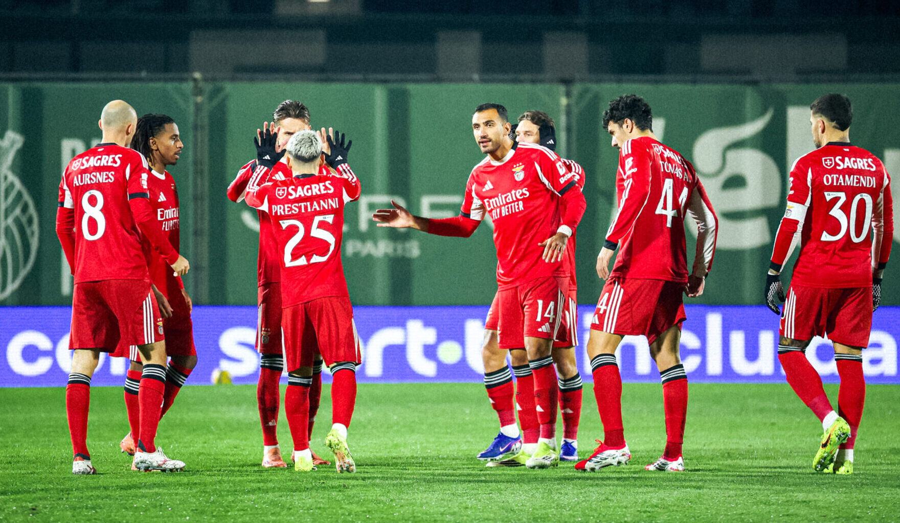 Benfica disposto a oferecer pacote de 10 milhões de euros por Stije Resink, mas não está fácil: eis a situação