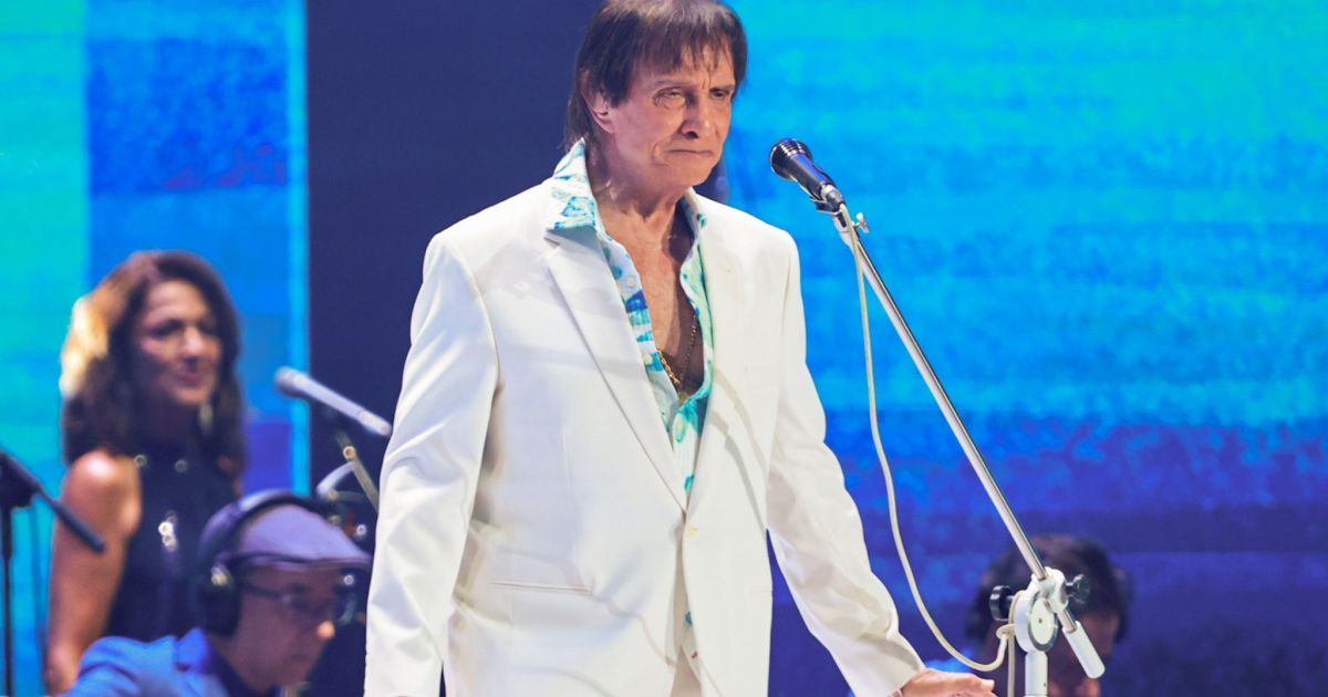 Roberto Carlos testa positivo para Covid-19 aos 84 anos