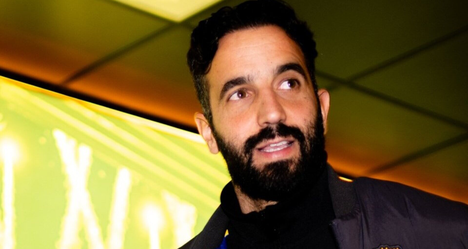 «Põe-te daqui para fora seu idiota inútil. Assume a responsabilidade como prometeste e põe-te no car****»