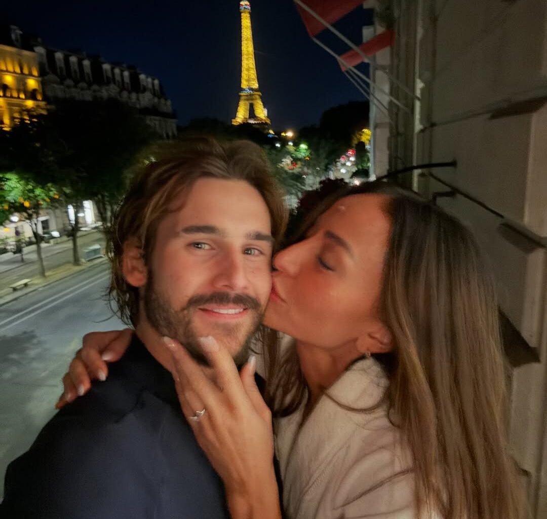 Nicolas Prattes se declara a Sabrina Sato e relembra pedido de casamento: “A Torre Eiffel brilhou”