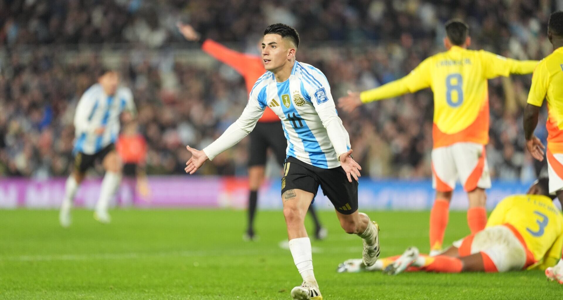 Benfica volta a atacar Thiago Almada e inicia negociações com Atlético Madrid